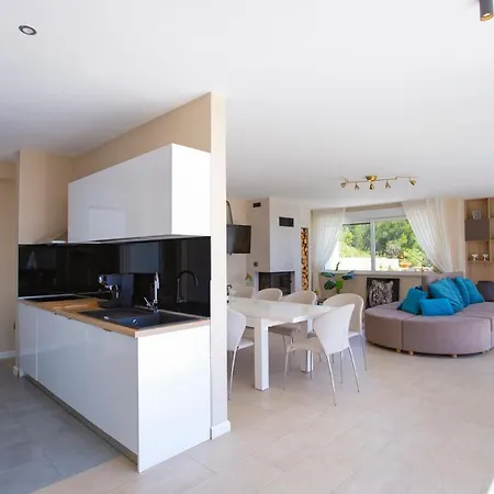 Royal Villa Podstrana