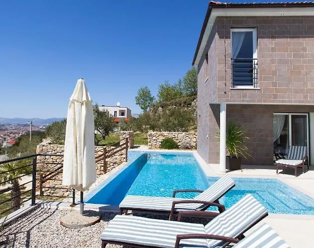 Royal Villa